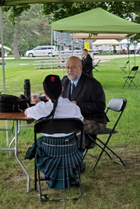 Bagpiper teacher in the ozarks Chris Apps