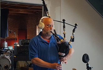 Hire a professional bagpiper musician in the Ozarks